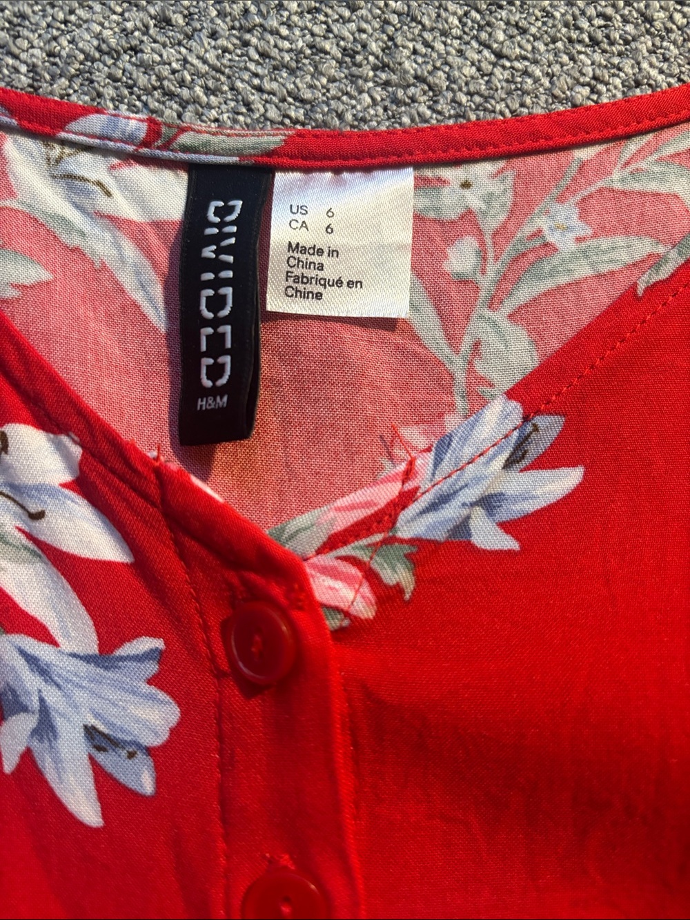 Divided Red Floral Button-Front Tie-Hem Camisole - Picture 2 of 3